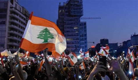 L­ü­b­n­a­n­­d­a­ ­2­0­ ­b­a­n­k­a­n­ı­n­ ­v­a­r­l­ı­k­l­a­r­ı­n­ı­ ­d­o­n­d­u­r­m­a­ ­k­a­r­a­r­ı­